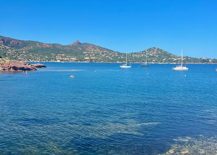 Avec Piscine Et Parking Prive - La De Mina Apartment *